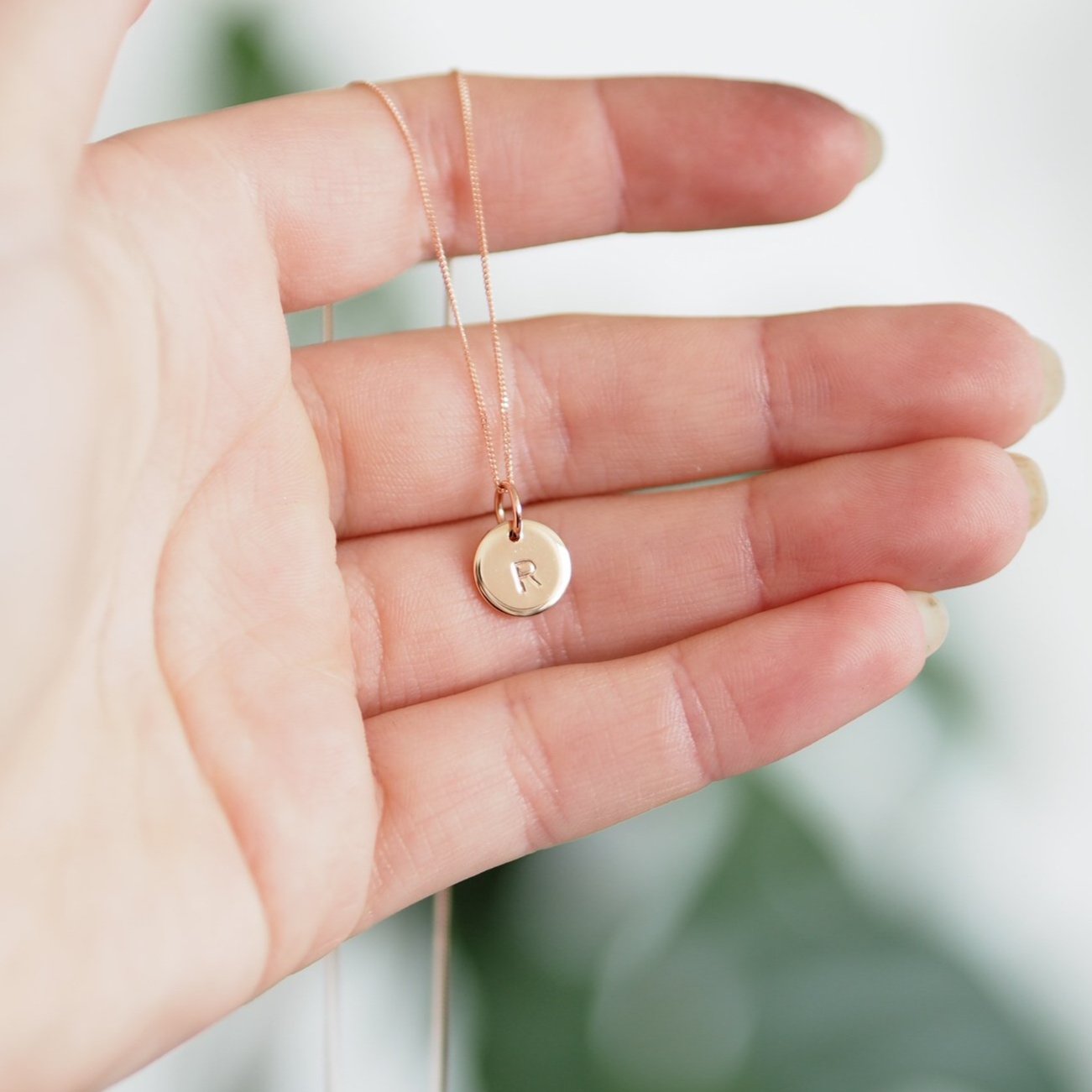 Personalised ‘R’ Initial Necklace in Solid 9ct Gold
