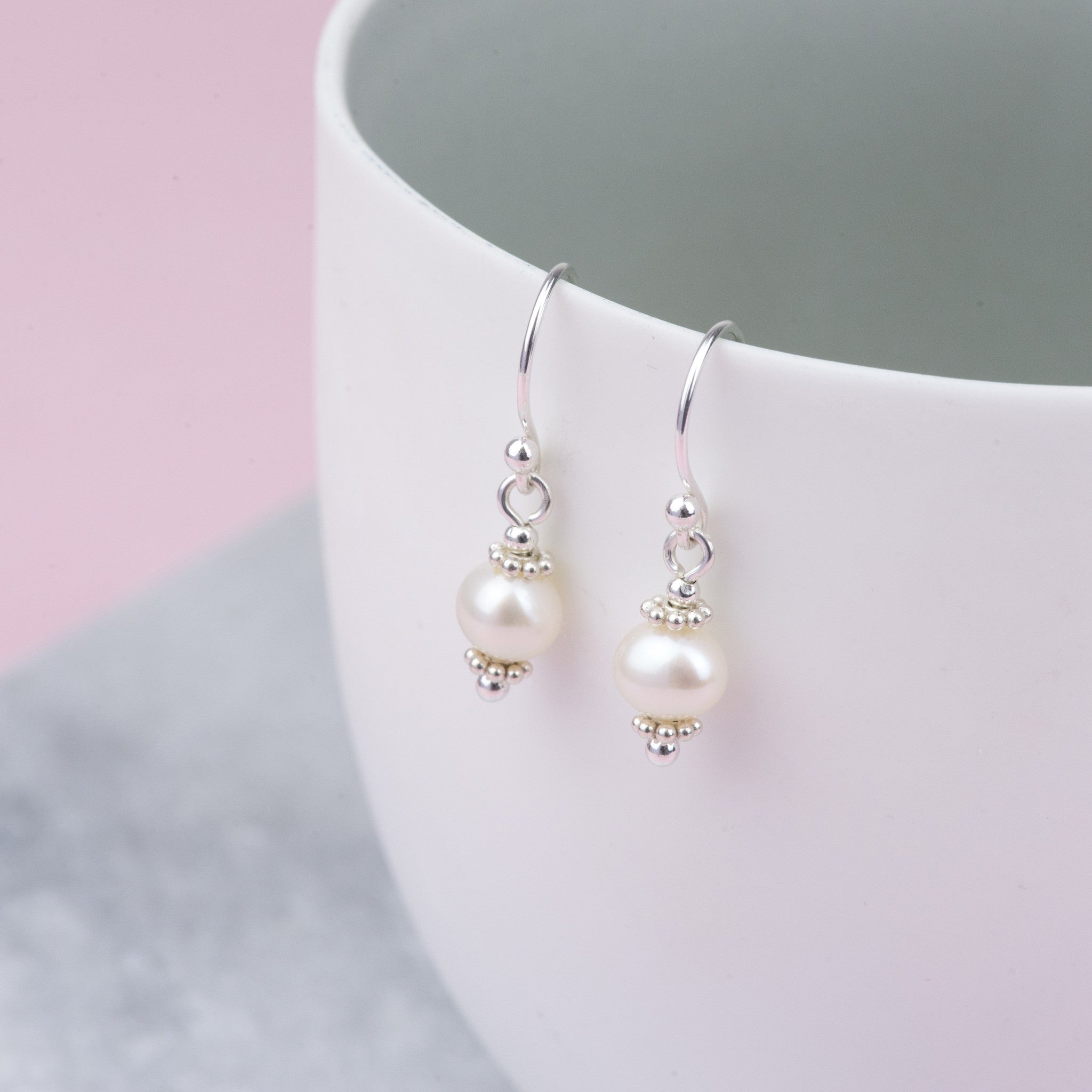 JUNE BIRTHSTONE | PEARLS