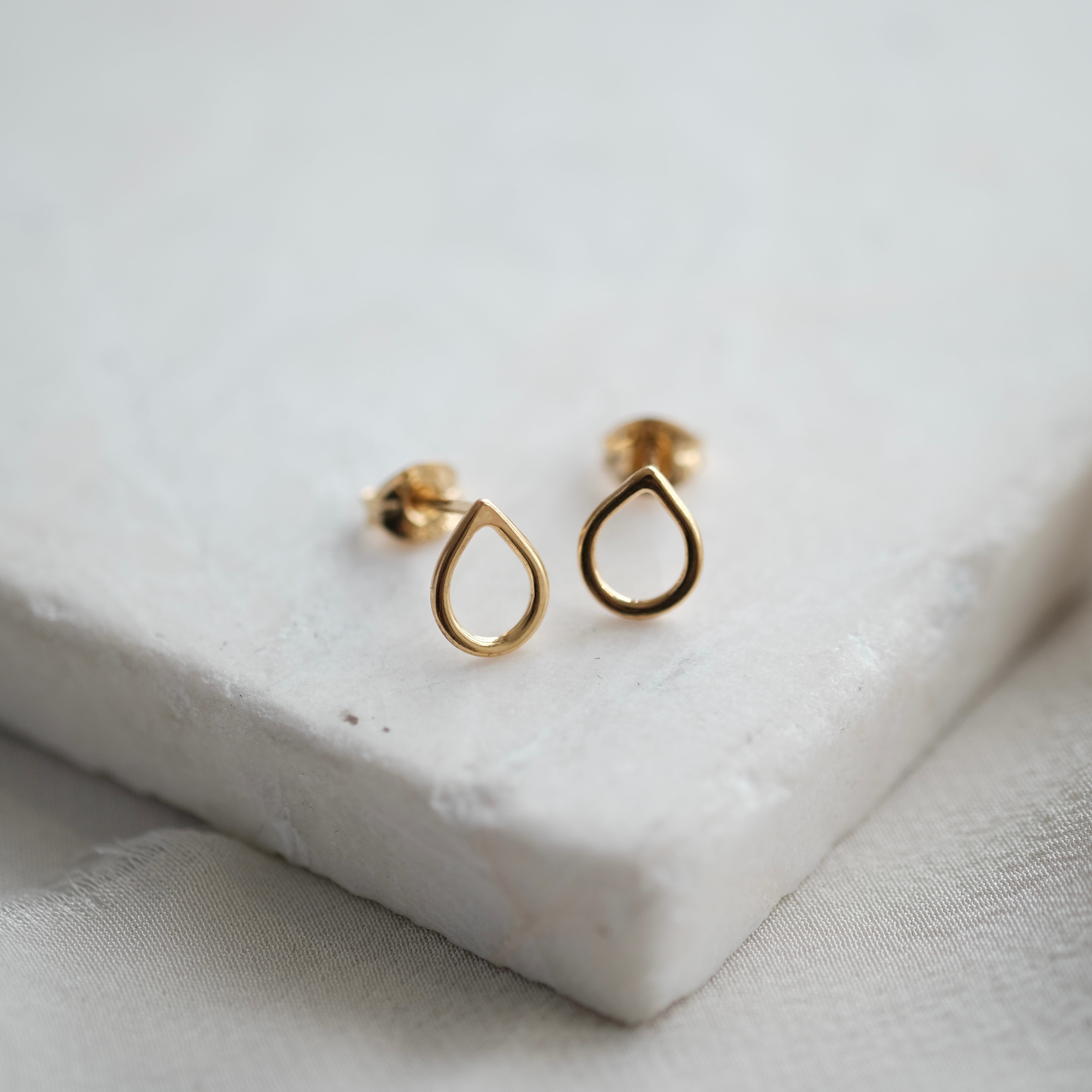 Teardrop Stud Earrings in 18ct Yellow Gold Vermeil