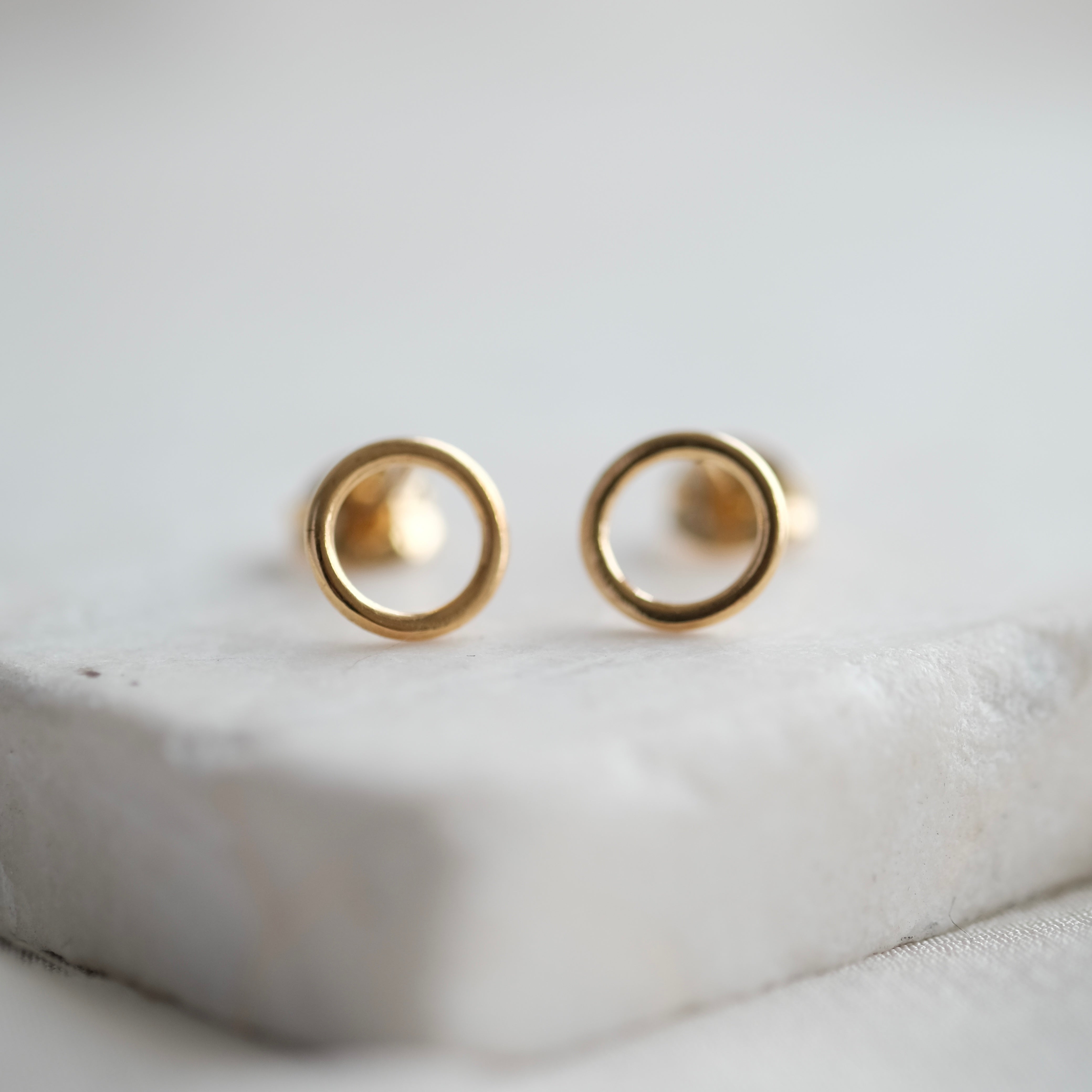 Circle Stud Earrings in 18ct Yellow Gold Vermeil